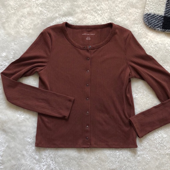 AEO LIKE NEW Long-Sleeve Ribbed Button-up Crop Top - Picture 1 of 4
